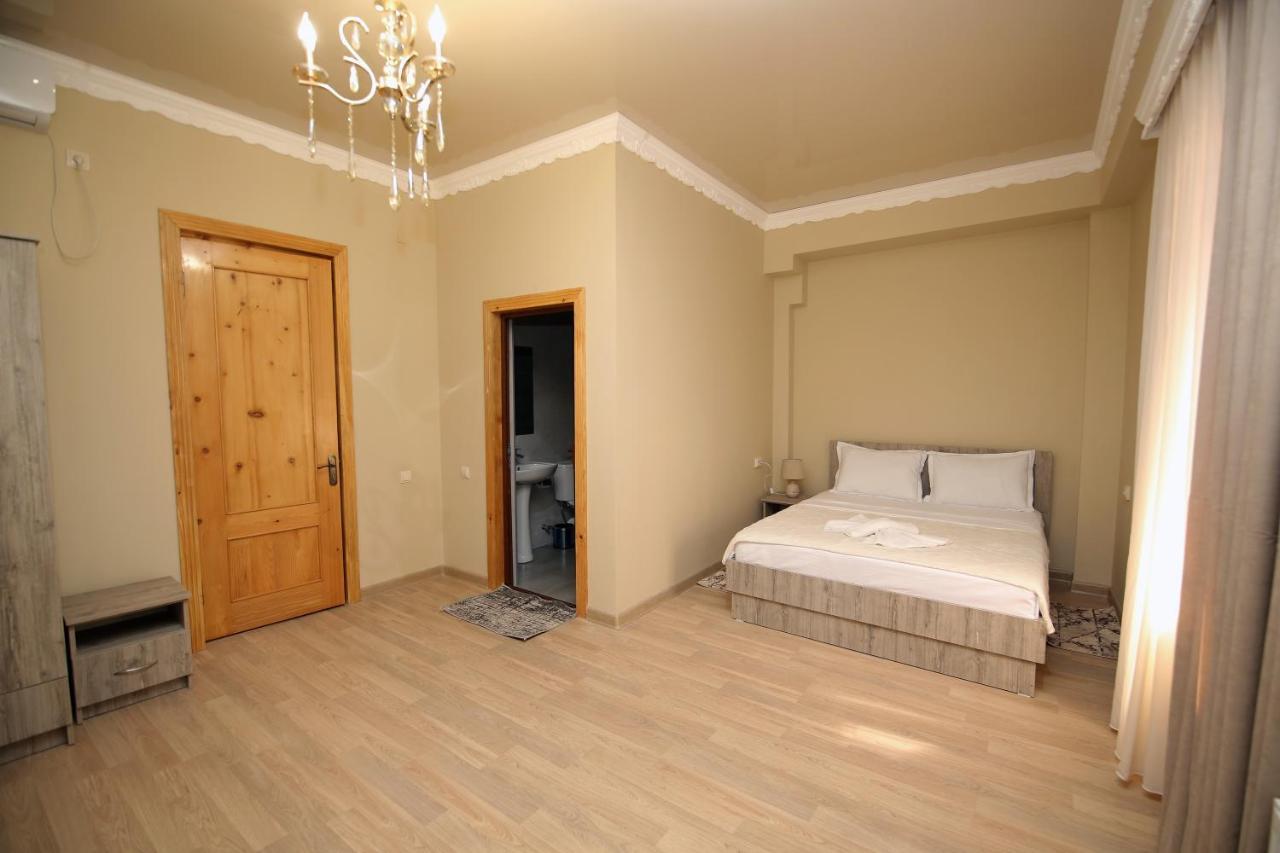 Hotel Shogi Zugdidi Kültér fotó